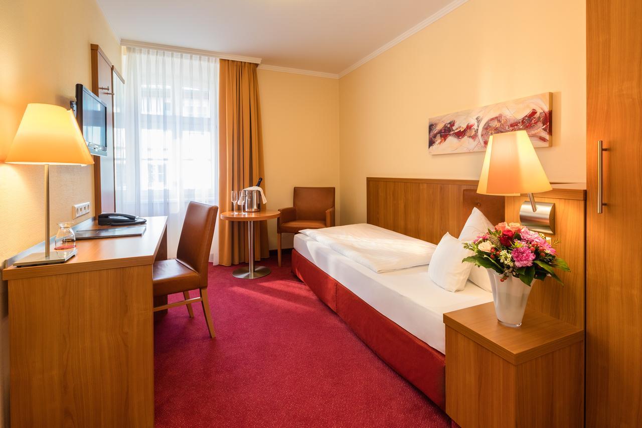 Hotel Vis A Vis Lindau  Exteriör bild