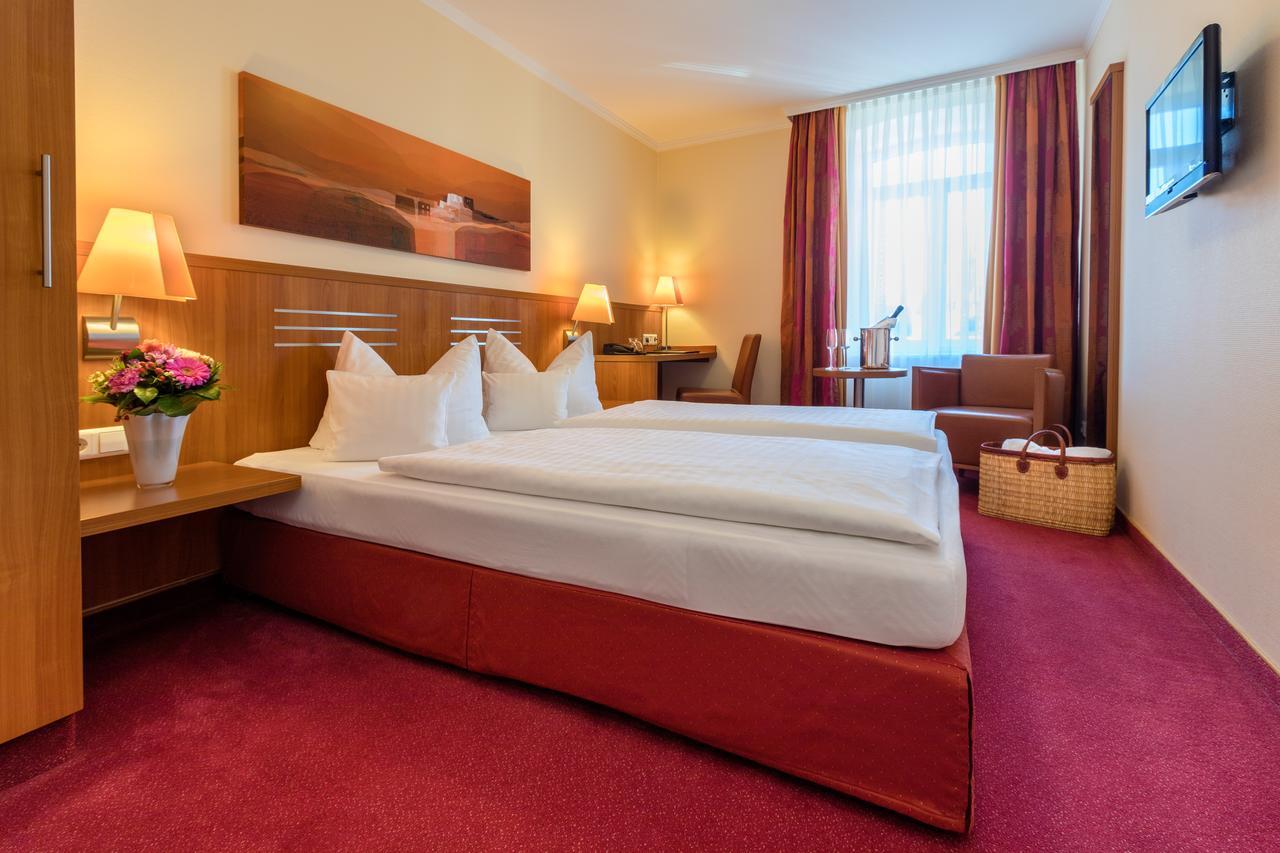 Hotel Vis A Vis Lindau  Exteriör bild