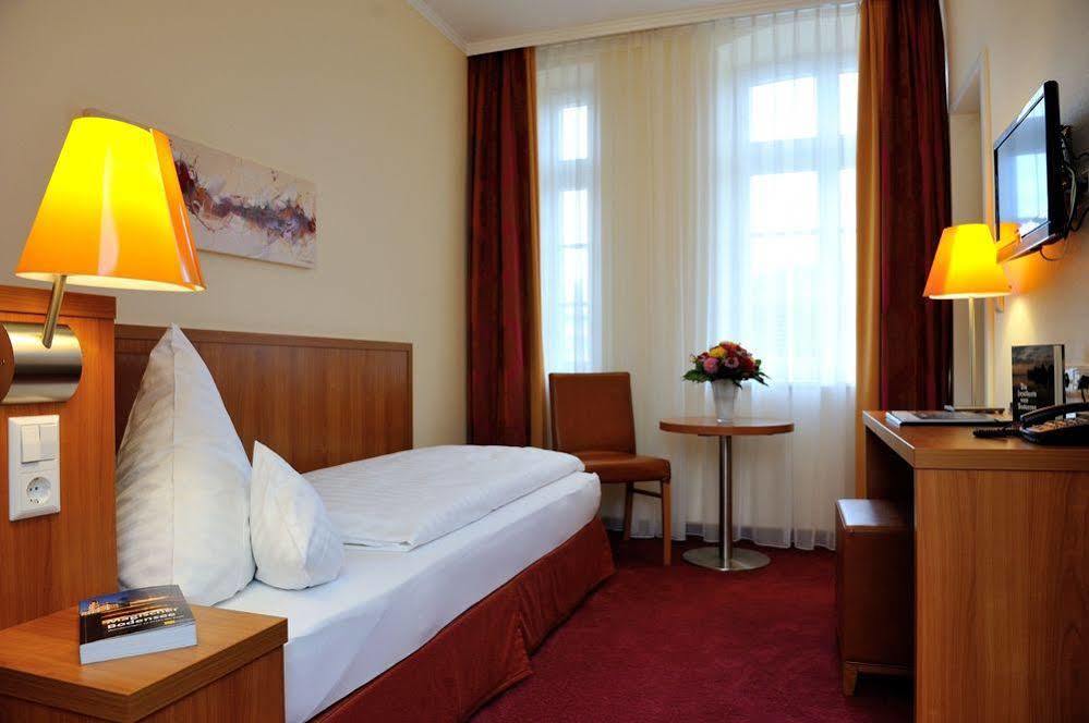Hotel Vis A Vis Lindau  Exteriör bild