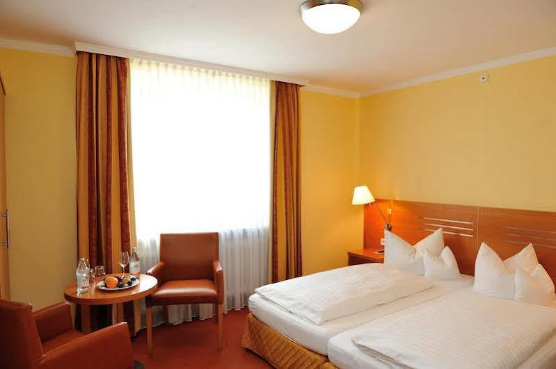 Hotel Vis A Vis Lindau  Exteriör bild