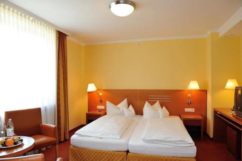 Hotel Vis A Vis Lindau  Exteriör bild